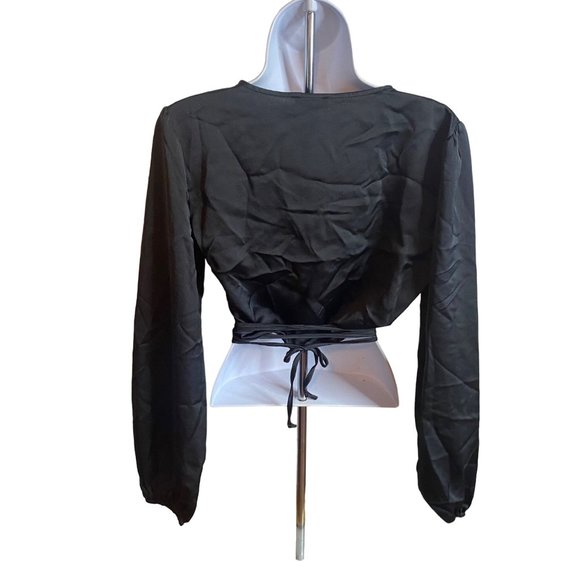 Rue21 black cropped tie hem new with tags top size S - Picture 2 of 8